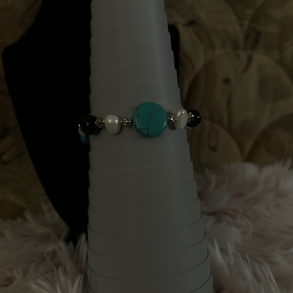 Turquoise Heart and Pearl Bracelet Necklace with Heart Clasp - Picture 7 of 8